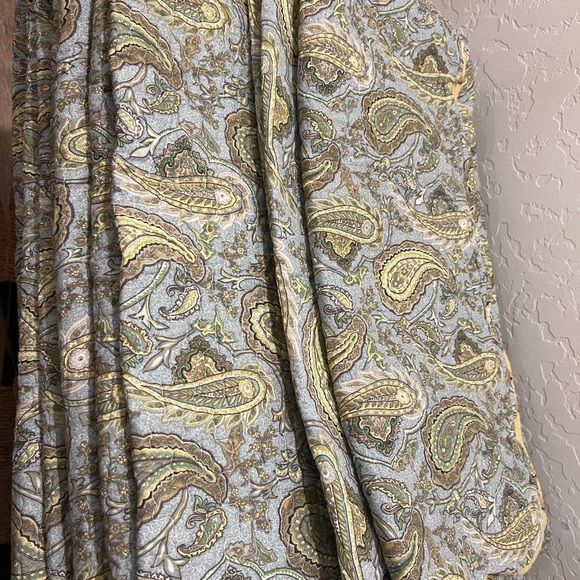 Brand New Cal King Quilts with two Sham - Picture 3 of 5